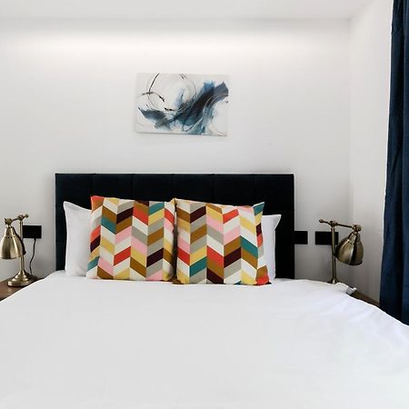 Comfortable Apartments Near Harrods Londyn Zewnętrze zdjęcie